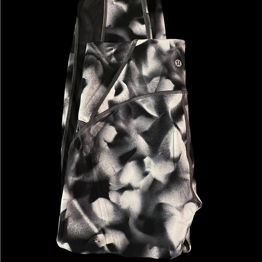 Lululemon Black and White Patterned workout pants
